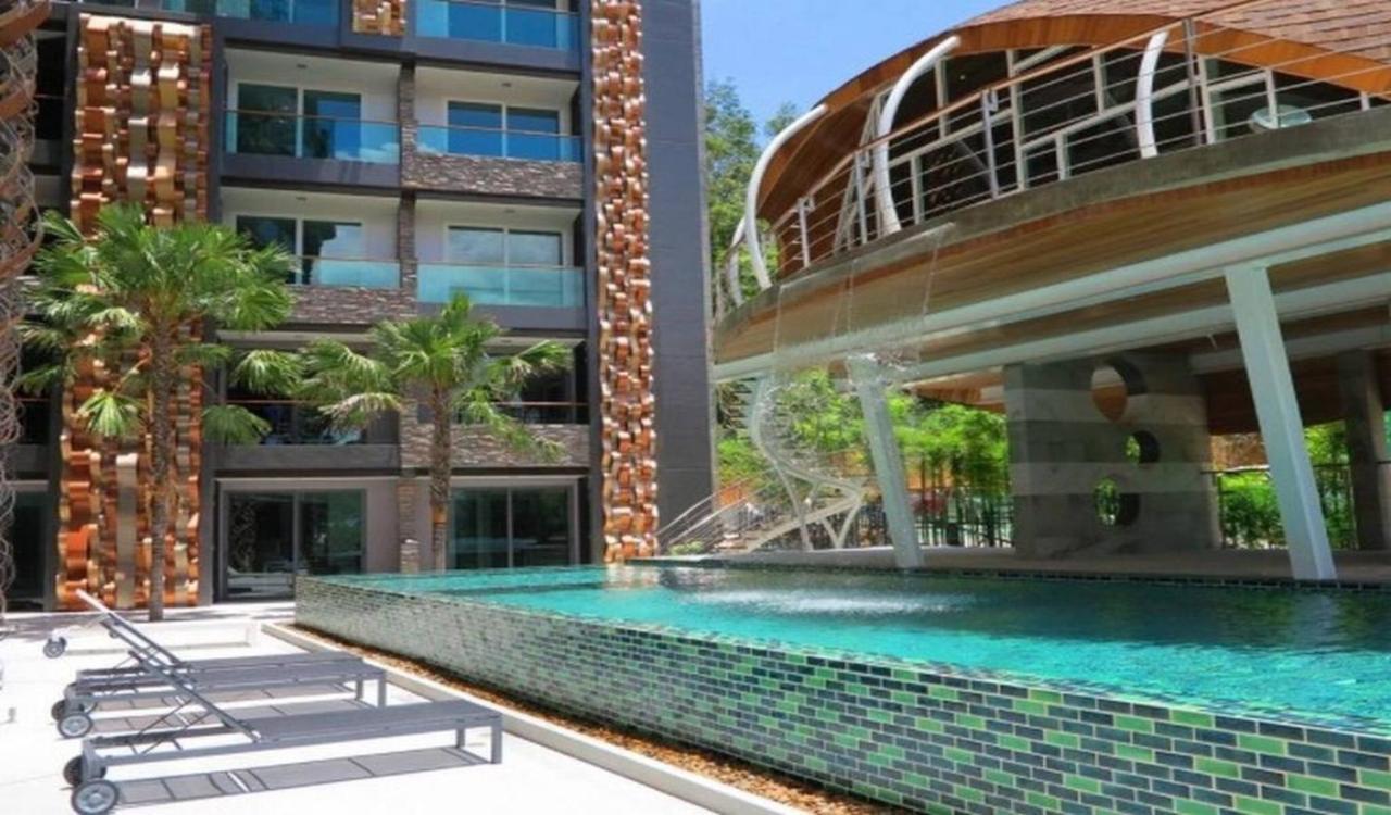 Pool Front Sexy Fully Furnished